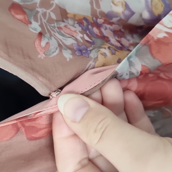 Bardot, floral playsuit, lined/sheer overlay, pockets, cold shoulder, size 12 - Picture 4 of 12